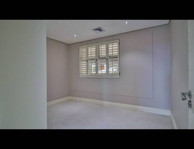 2 BEDROOM APARTMENT FOR SALE IN UMHLANGA RIDGE